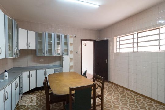 Cozinha de casa para alugar com 4 quartos, 300m² em Vila Guarani, São Paulo