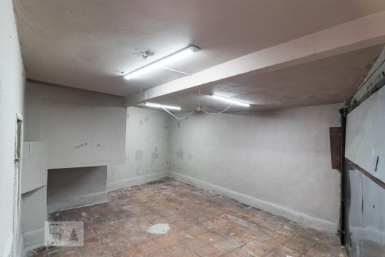 Garagem de casa para alugar com 4 quartos, 300m² em Vila Guarani, São Paulo