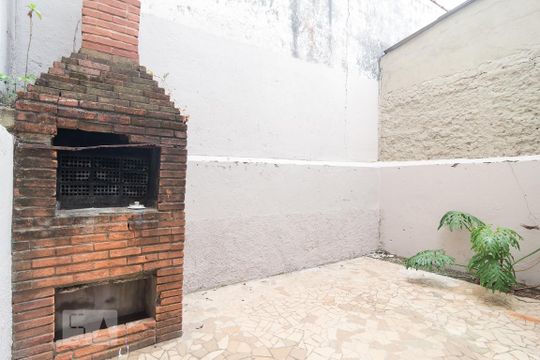 Churrasqueira de casa para alugar com 4 quartos, 300m² em Vila Guarani, São Paulo