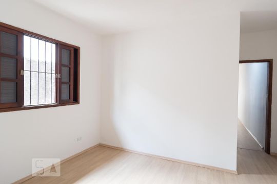 Quarto 2 de casa para alugar com 4 quartos, 300m² em Vila Guarani, São Paulo
