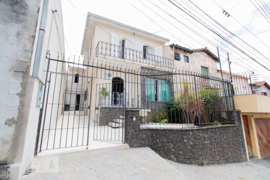 Fachada de casa à venda com 4 quartos, 270m² em Vila Mariana, São Paulo