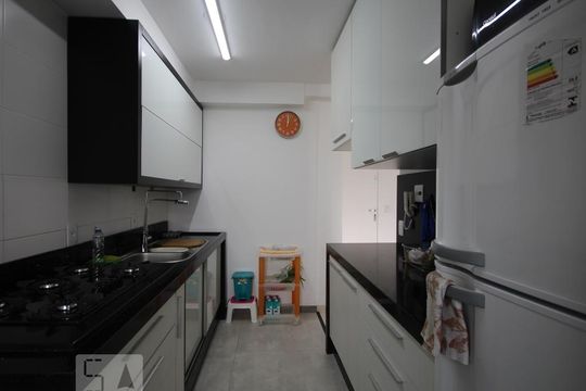 Cozinha de apartamento à venda com 3 quartos, 65m² em Vila Suzana, São Paulo