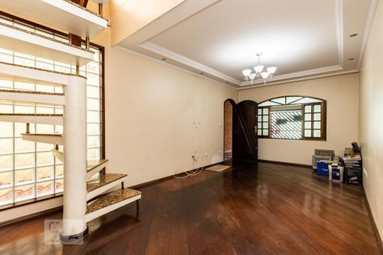 Casa à venda com 3 quartos, 190m² em Vila Talarico, São Paulo