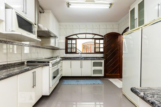 Casa à venda com 3 quartos, 190m² em Vila Talarico, São Paulo