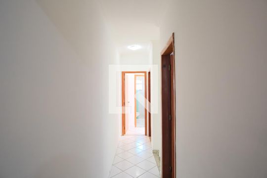 Corredor dos Quartos de casa de condomínio para alugar com 3 quartos, 150m² em Vila Aricanduva, São Paulo