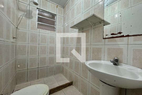 Banheiro de casa à venda com 1 quarto, 45m² em Vargem Pequena, Rio de Janeiro