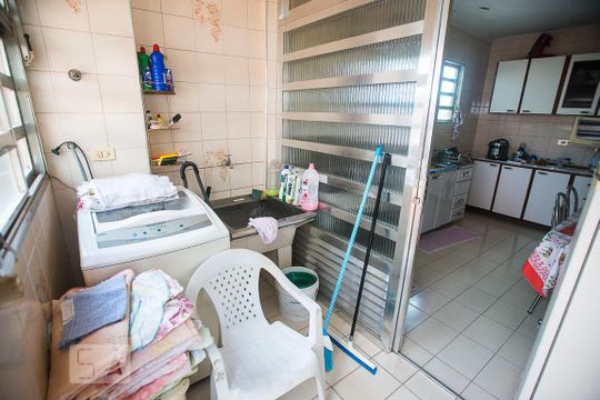 Área de serviço de casa à venda com 3 quartos, 200m² em Vila Miriam, São Paulo