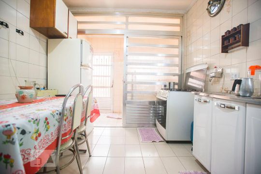 Cozinha de casa à venda com 3 quartos, 200m² em Vila Miriam, São Paulo