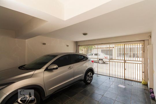 Garagem de casa à venda com 3 quartos, 160m² em Vila da Saúde, São Paulo