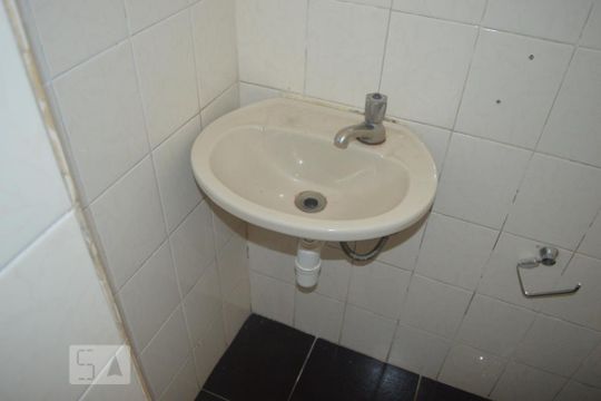 Lavabo de casa para alugar com 2 quartos, 75m² em Vila Nova Mazzei, São Paulo