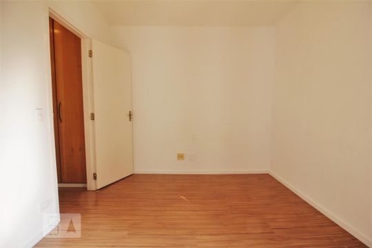 Quarto de apartamento para alugar com 1 quarto, 42m² em Vila Suzana, São Paulo
