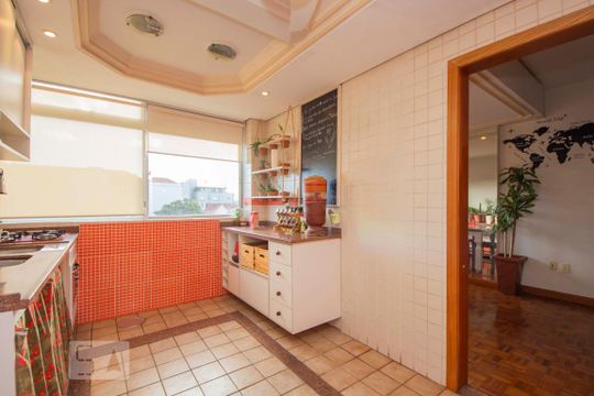 Salão da coberta com churrasqueira  de apartamento à venda com 2 quartos, 147m² em Passo da Areia, Porto Alegre