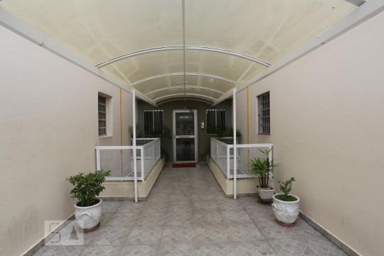 Entrada de apartamento para alugar com 2 quartos, 55m² em Quitaúna, Osasco