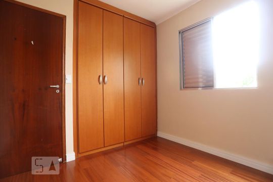 Quarto 1 de apartamento para alugar com 2 quartos, 55m² em Quitaúna, Osasco