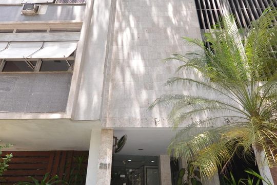 Fachada de apartamento à venda com 3 quartos, 100m² em Laranjeiras, Rio de Janeiro