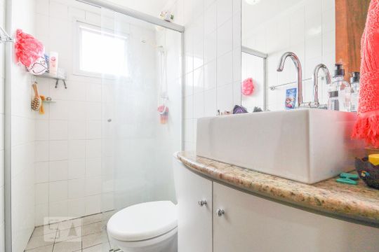 Banheiro de apartamento à venda com 2 quartos, 60m² em Sítio do Mandaqui, São Paulo