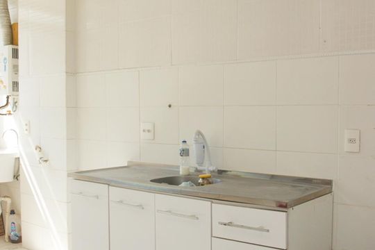 Cozinha e Área de Serviço de apartamento à venda com 2 quartos, 44m² em Vargem Pequena, Rio de Janeiro