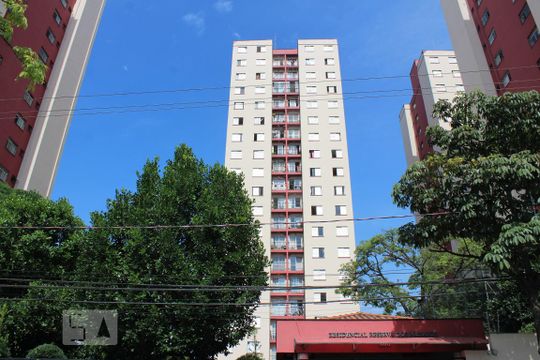 Fachada de apartamento à venda com 2 quartos, 47m² em Vila Carmosina, São Paulo