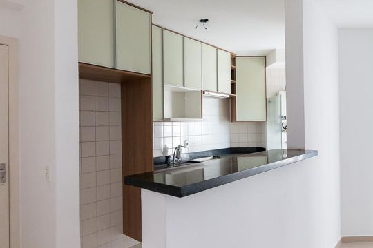 Cozinha de apartamento à venda com 2 quartos, 55m² em Vila Endres, Guarulhos