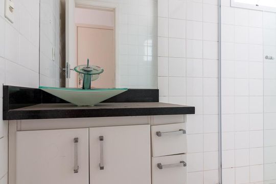 Banheiro quarto 2 suíte de apartamento à venda com 2 quartos, 55m² em Vila Endres, Guarulhos