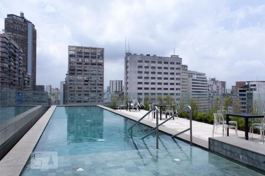 Piscina de kitnet/studio para alugar com 1 quarto, 35m² em Centro, São Paulo