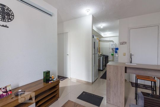 Sala de apartamento à venda com 2 quartos, 40m² em São Pedro, Osasco