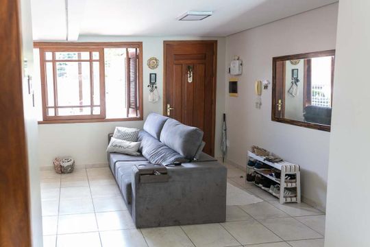 Sala de casa à venda com 4 quartos, 220m² em Partenon, Porto Alegre