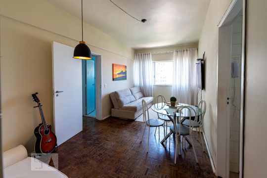 Sala de apartamento para alugar com 2 quartos, 90m² em Ipanema, Rio de Janeiro
