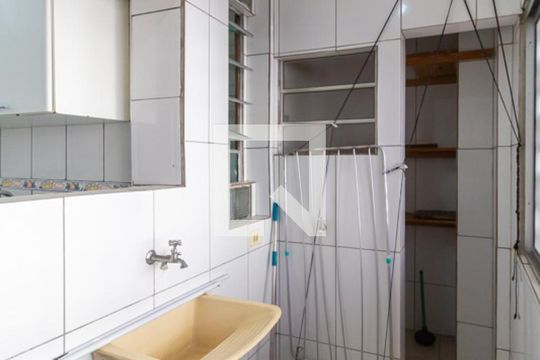 Lavanderia de apartamento para alugar com 2 quartos, 75m² em Liberdade, São Paulo