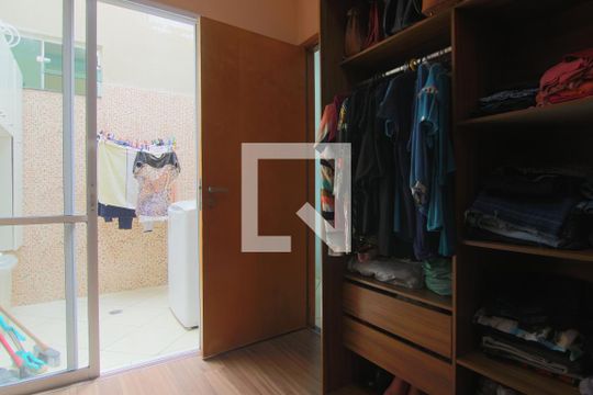 Closet de casa à venda com 3 quartos, 170m² em Jardim Brasília (zona Leste), São Paulo