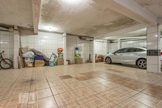 Garagem de apartamento para alugar com 3 quartos, 232m² em Jardim Lindóia, Porto Alegre