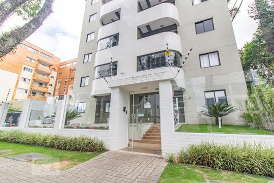 Fachada do Condomínio de apartamento para alugar com 2 quartos, 62m² em Água Verde, Curitiba