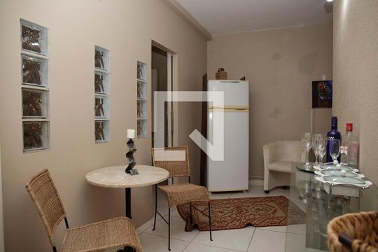 Cozinha de apartamento para alugar com 1 quarto, 50m² em Petrópolis, Porto Alegre