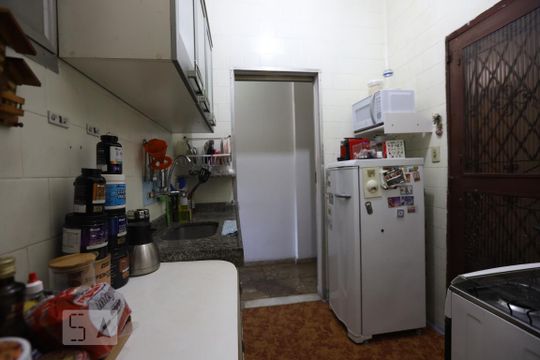Cozinha de apartamento para alugar com 2 quartos, 64m² em São Cristóvão, Rio de Janeiro