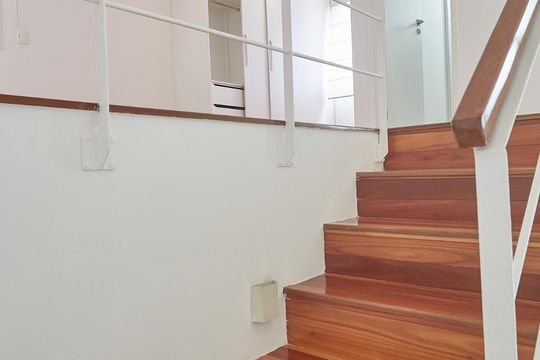 Escadas de apartamento para alugar com 1 quarto, 66m² em Paraíso, São Paulo