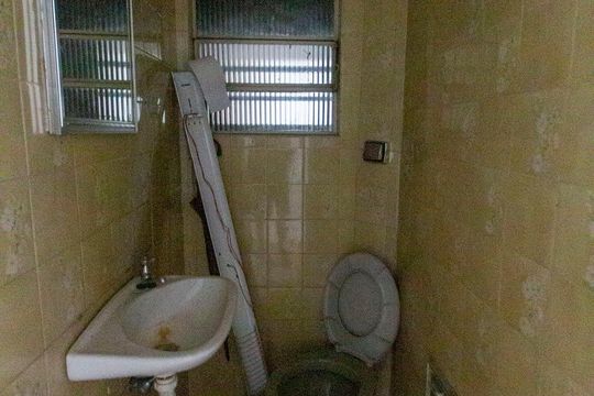 Banheiro de kitnet/studio à venda com 1 quarto, 43m² em Sé, São Paulo