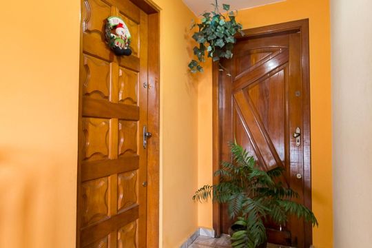 Entrada da casa de casa à venda com 3 quartos, 183m² em Vila Flórida, Guarulhos