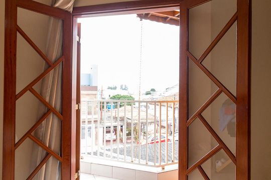 Varanda quarto 3 suíte de casa à venda com 3 quartos, 183m² em Vila Flórida, Guarulhos