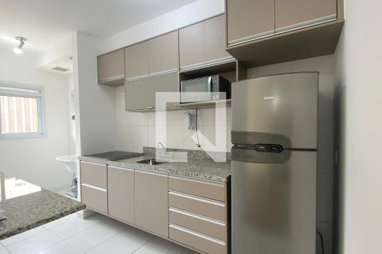 Cozinha de kitnet/studio para alugar com 1 quarto, 40m² em Tamboré, Barueri