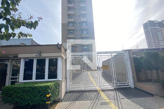 Fachada do Condomínio de kitnet/studio para alugar com 1 quarto, 40m² em Tamboré, Barueri