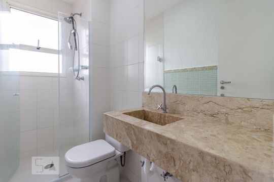 Banheiro da Suíte de apartamento à venda com 2 quartos, 178m² em Jardim Tupanci, Barueri