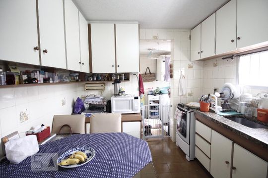 Cozinha de apartamento à venda com 2 quartos, 57m² em Chácara Inglesa, São Paulo