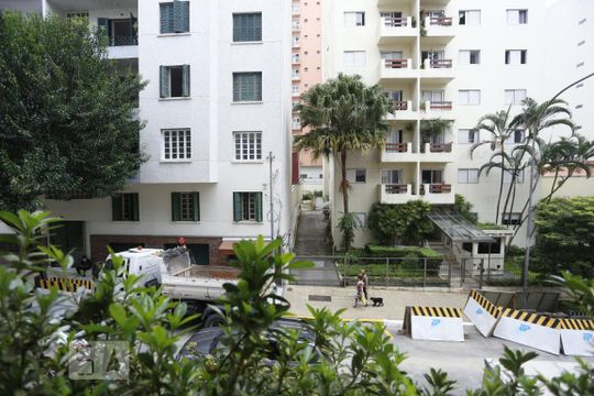 Vista de apartamento à venda com 4 quartos, 220m² em Higienopolis, São Paulo