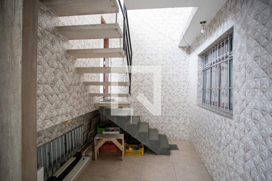 Área comum de casa para alugar com 2 quartos, 85m² em Taboão, Diadema