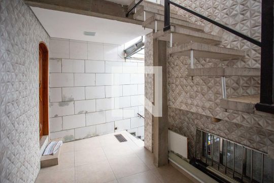 Área comum de casa para alugar com 2 quartos, 85m² em Taboão, Diadema