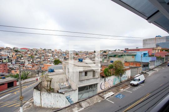 Varanda de casa para alugar com 2 quartos, 85m² em Taboão, Diadema