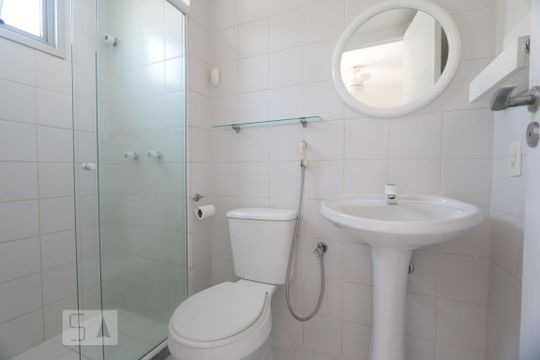 Banheiro suite de apartamento para alugar com 3 quartos, 73m² em Tanque, Rio de Janeiro