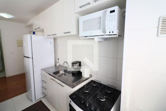 Cozinha e Área de Serviço de apartamento para alugar com 2 quartos, 38m² em Presidente Altino, Osasco