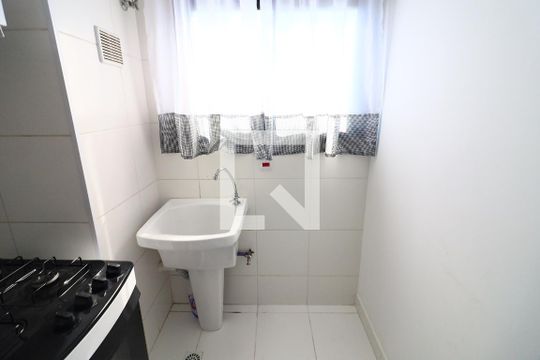 Cozinha e Área de Serviço de apartamento para alugar com 2 quartos, 38m² em Presidente Altino, Osasco