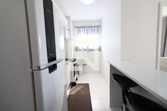 Cozinha e Área de Serviço de apartamento para alugar com 2 quartos, 38m² em Presidente Altino, Osasco